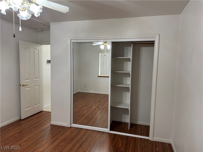 Building Photo - 1841 S Vineyard Dr W