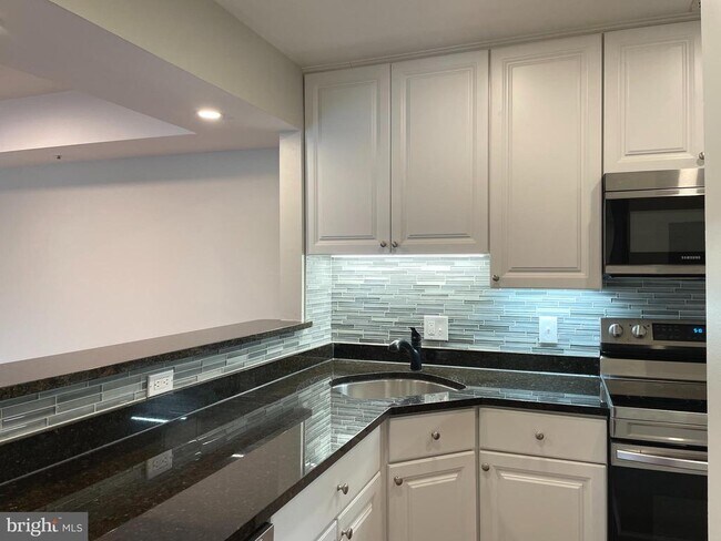 Building Photo - 5804 Inman Park Cir