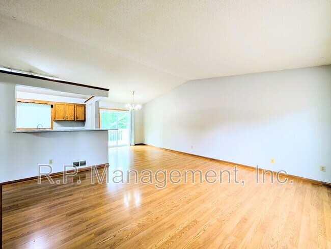 Building Photo - 940 Jefferson Ln