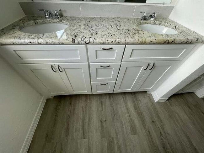 Building Photo - 1305 Overdale St