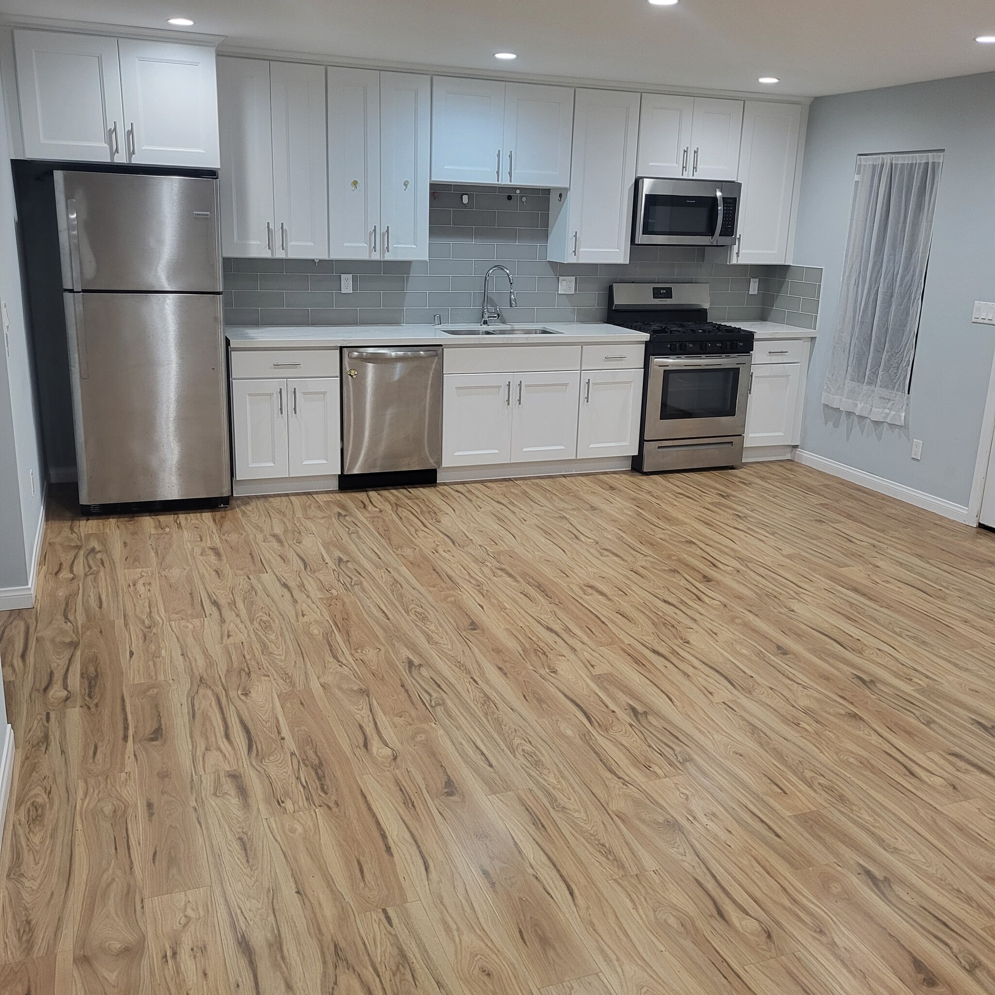 Kitchen - 10829 Woodbine St