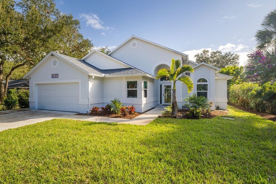 Building Photo - 9330 Seagrape Dr