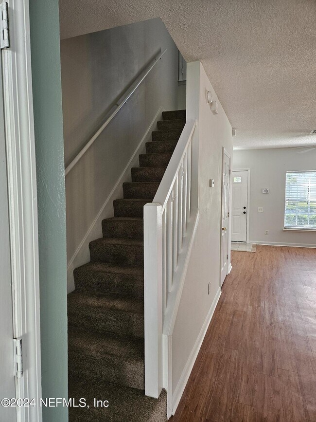 Building Photo - 12311 Kensington Lakes Dr