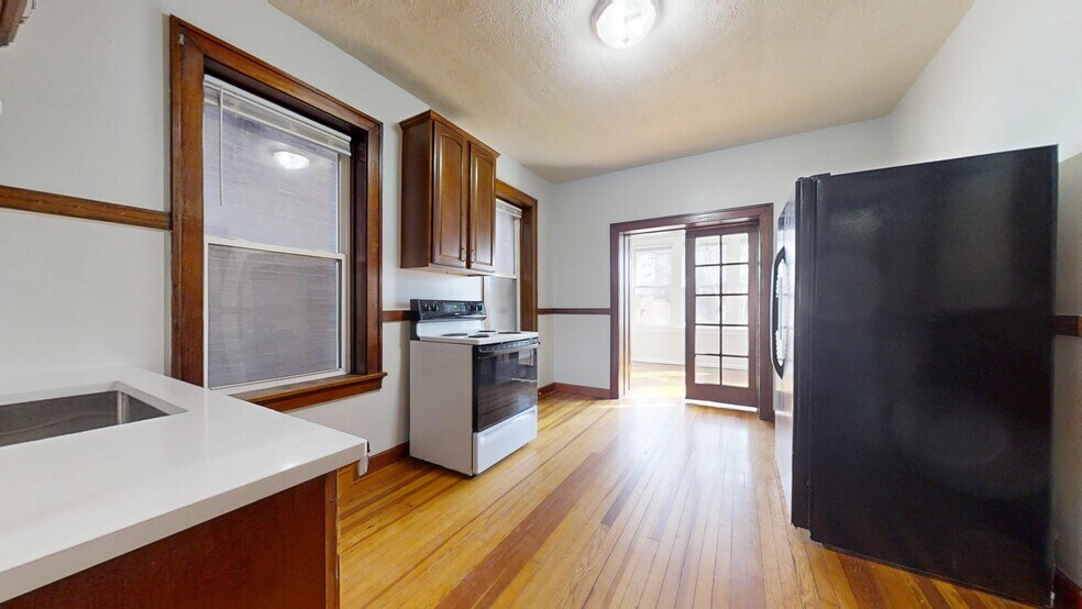 Building Photo - 3704 Fairview Ave