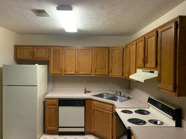 Building Photo - 101 Pinnacle Ct