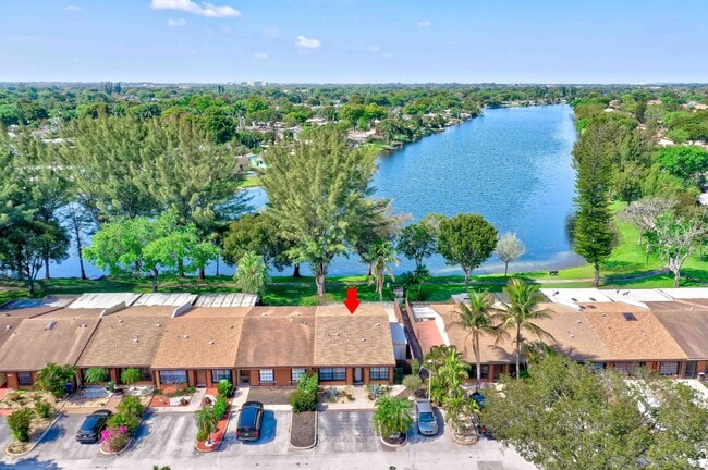 Primary Photo - 2250 Buttonwood Ave