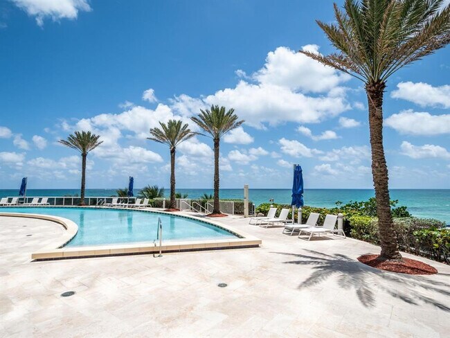 Building Photo - 17201 Collins Ave