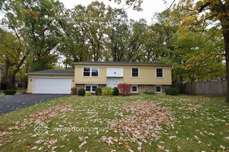 Building Photo - 7939 Edgewood Ct