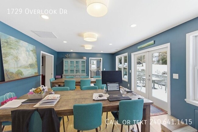 Building Photo - 1729 Overlook Dr