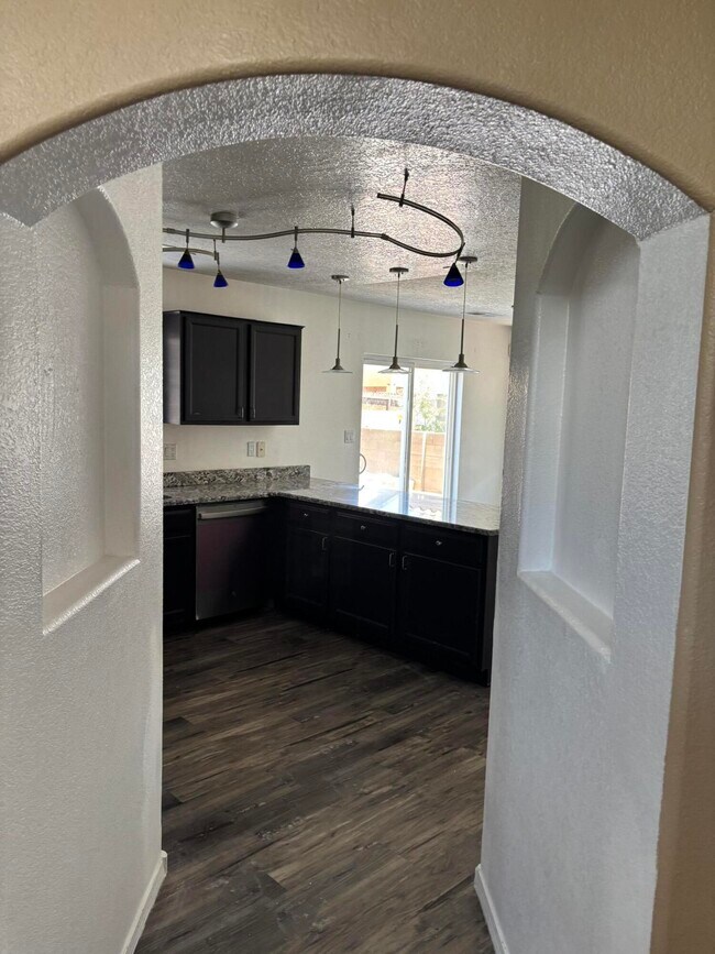 Building Photo - 7123 Husky Dr NE