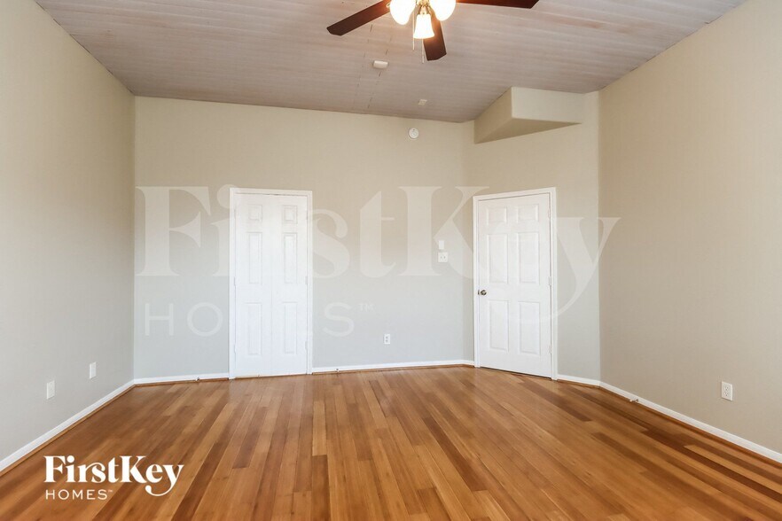 Building Photo - 1002 Alp Springs Ln