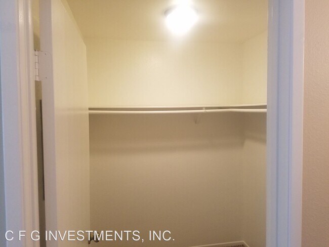 Building Photo - 2 br, 1.5 bath House - 28 Woodleaf