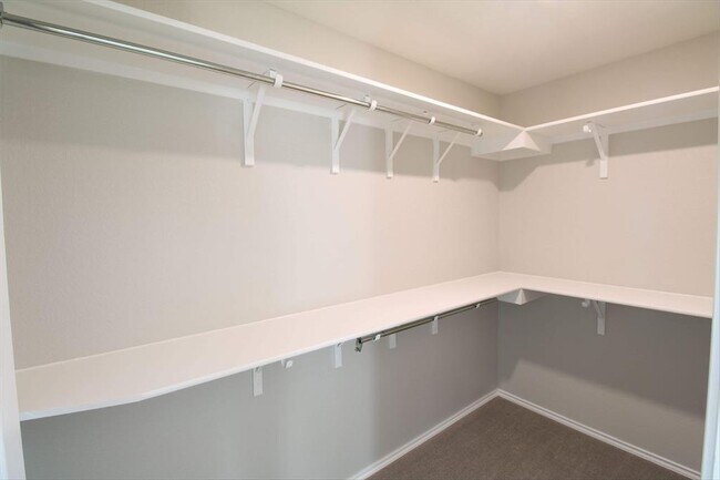 Building Photo - 102 Schuylerville Dr