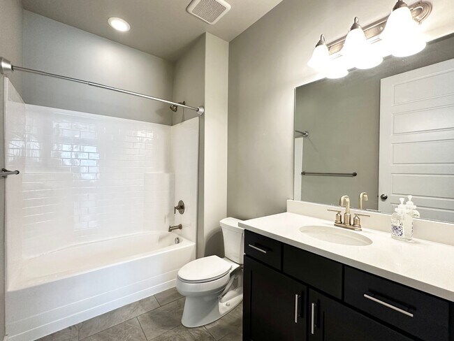 Building Photo - Amazing Home Available in the Heart of Highland UT!