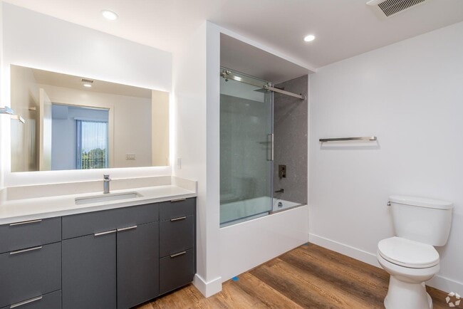 Building Photo - 8940 Reseda Blvd