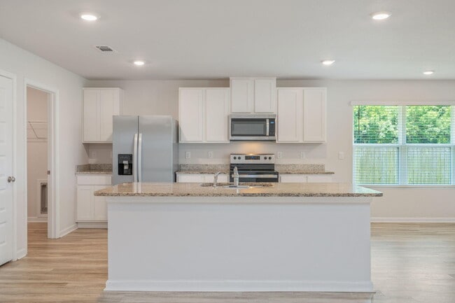 Building Photo - 5092 Gaineswood Dr