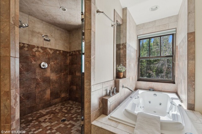 Building Photo - Charming 4 bedroom Home in Whitefish on 3 ...