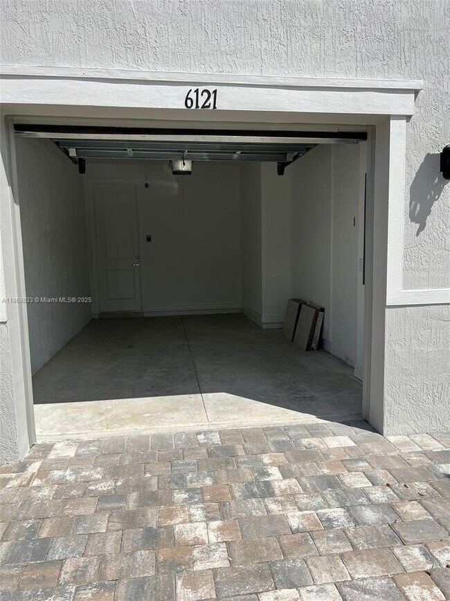 Building Photo - 6121 Rancho Ln