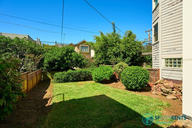 Building Photo - West Portal: Newly Remodeled Detached Sing...