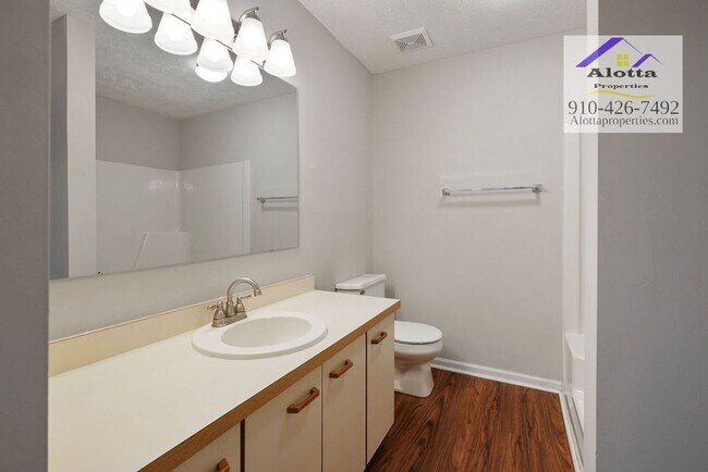 Building Photo - 6804 Willowbrook Dr