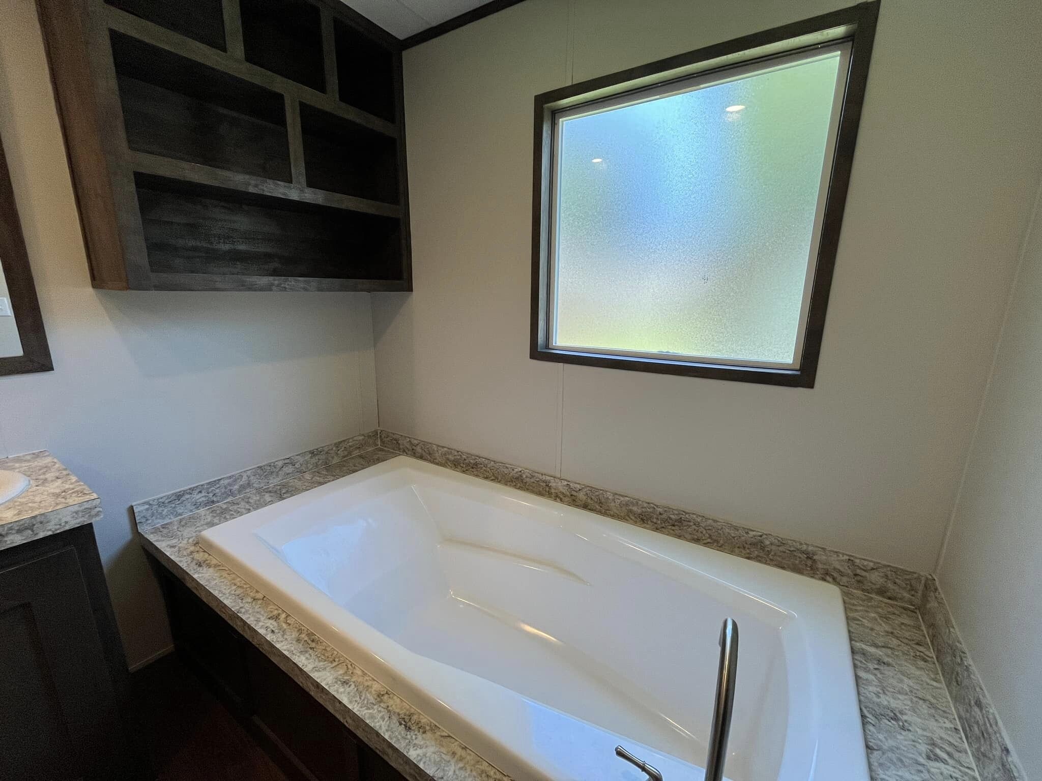 Building Photo - 106 E Semands St