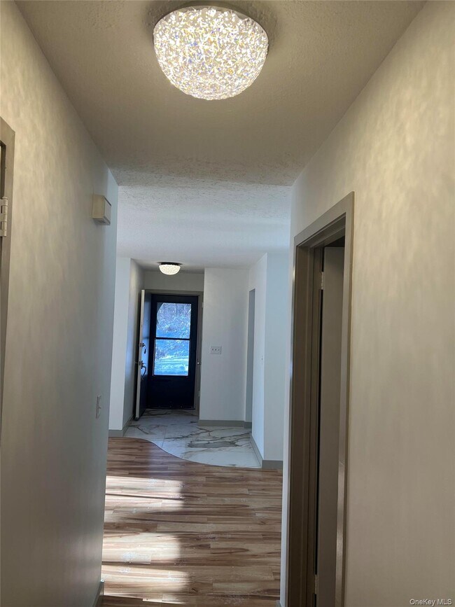 Building Photo - 1 Scenic Vw