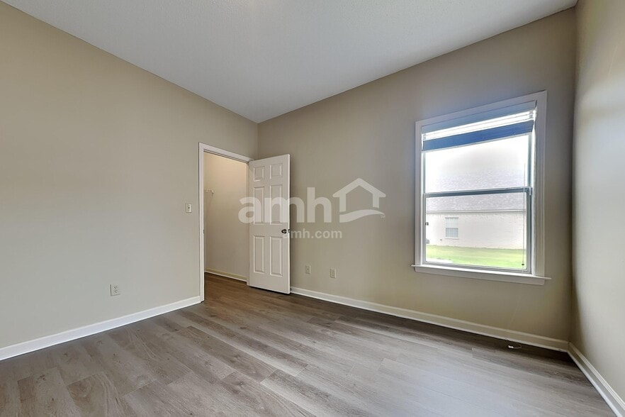 Building Photo - 5106 Guffin Rd