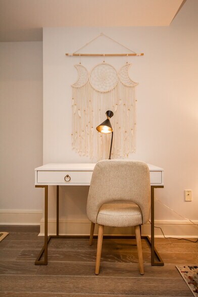 Building Photo - 1387 Washington St