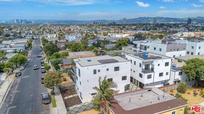 Building Photo - 4701 Saturn St