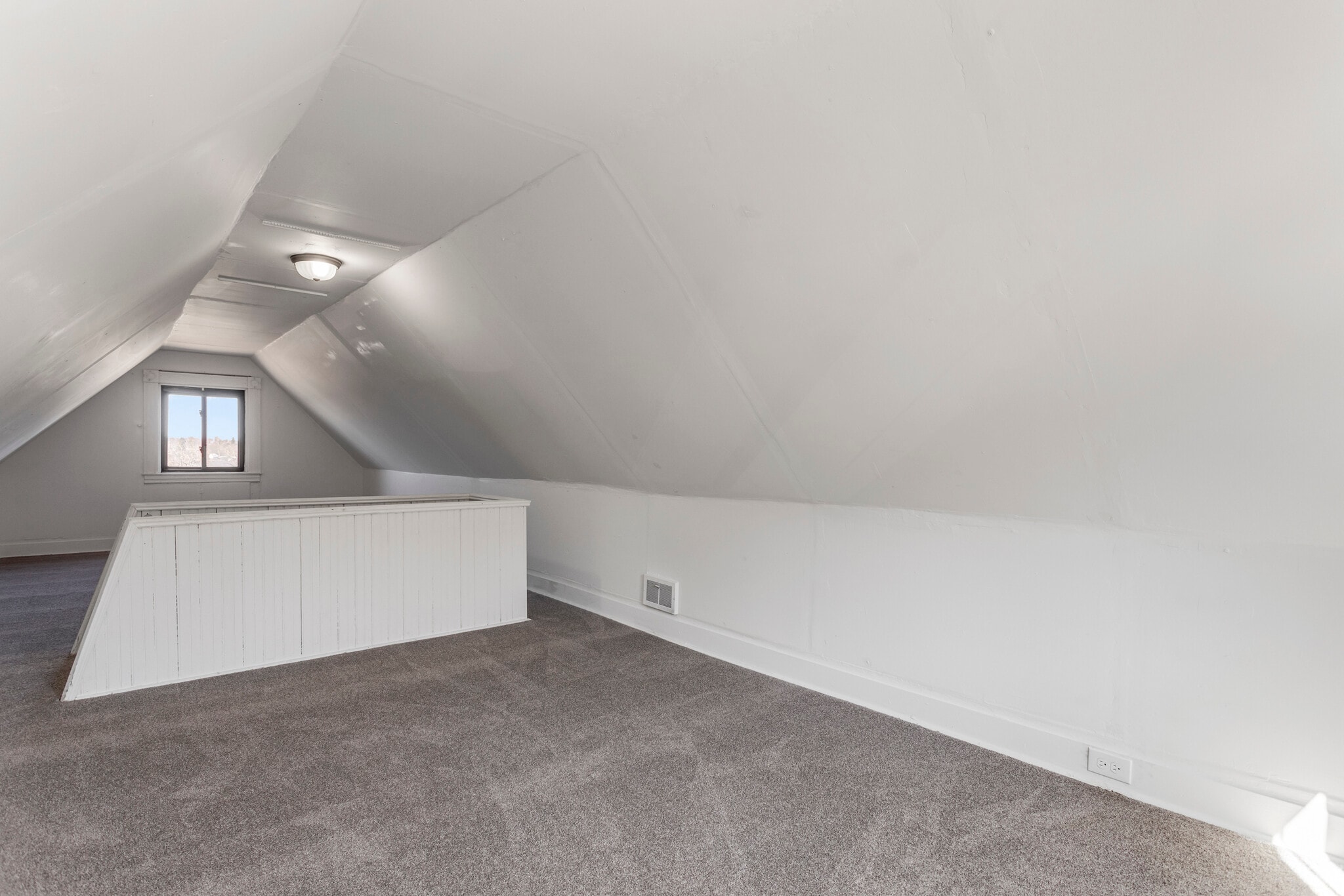 Building Photo - 1622 Westmont Ave