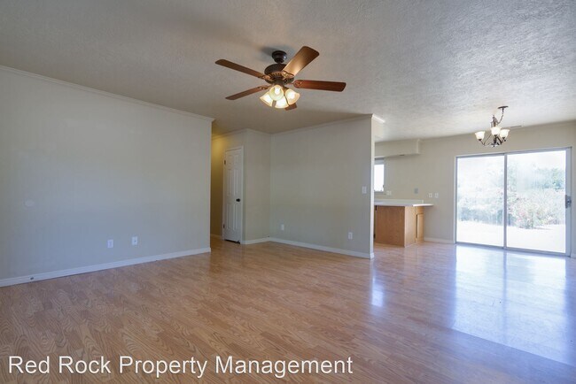 Building Photo - 3 br, 2 bath House - 530 S 250 E