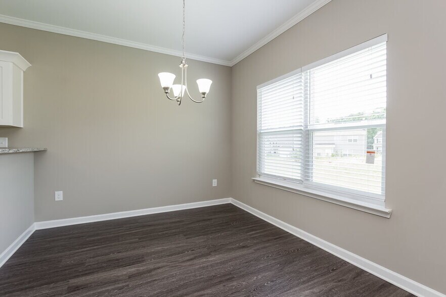 Building Photo - 723 Fieldcrest Dr