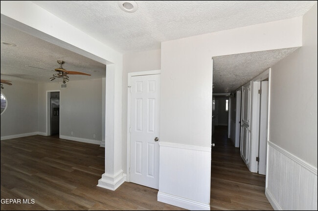 Building Photo - 4749 Tropicana Ave