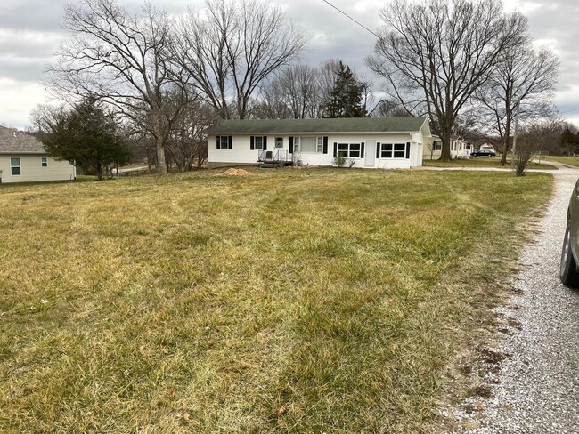 Building Photo - 4 bedroom single family home!