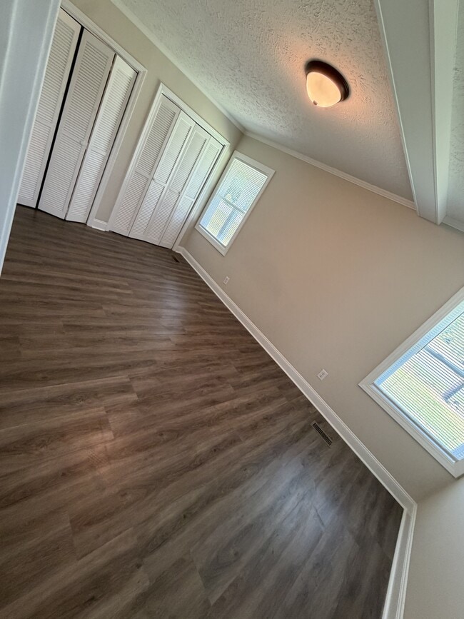 Building Photo - 1408 Old Ebenezer Rd