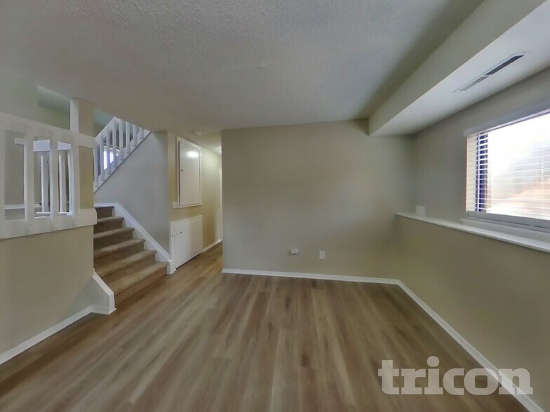 Building Photo - 3370 Bridgewater Dr