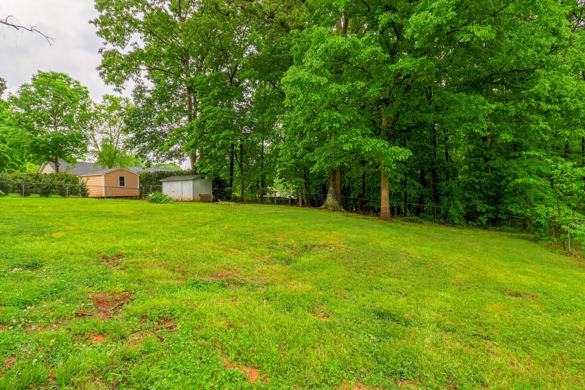 Building Photo - 2608 Meadow Lark Ln