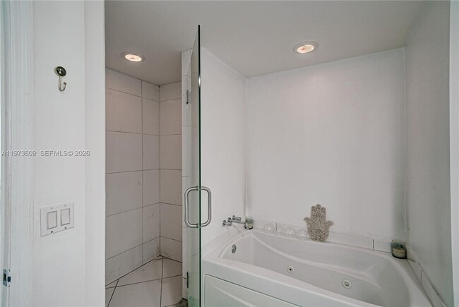 Building Photo - 500 Brickell Ave