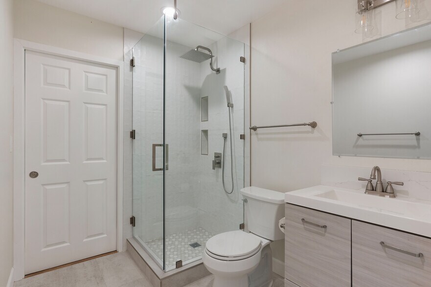 Building Photo - 2447 29th St