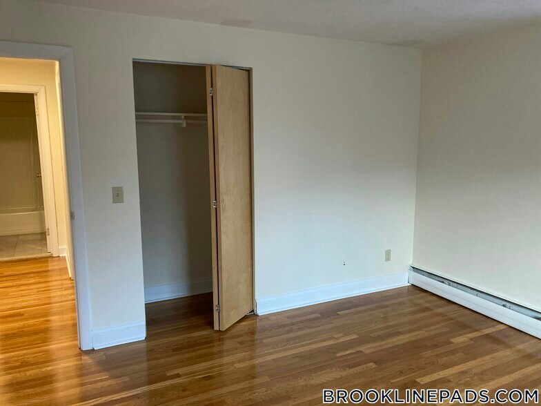 Building Photo - 222 Babcock St