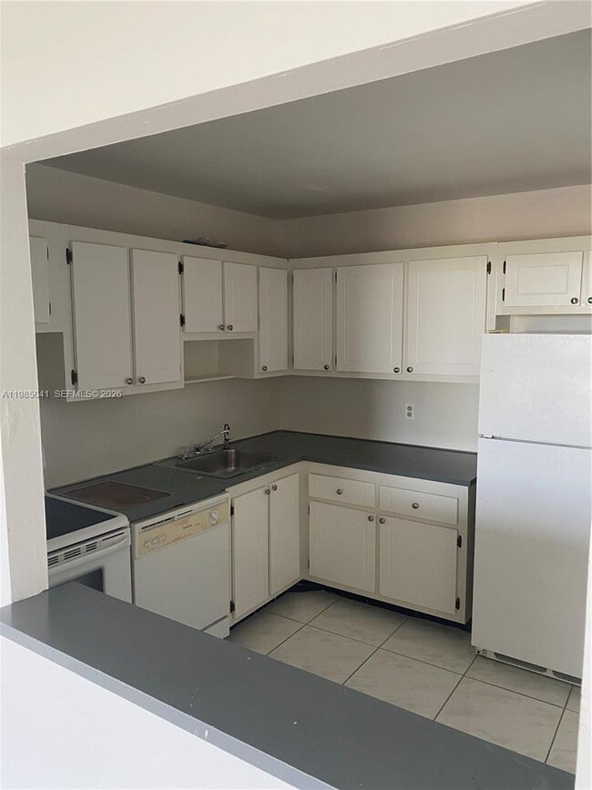 Building Photo - 16950 W Dixie Hwy