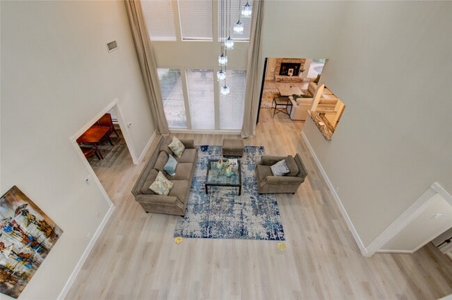 Building Photo - 714 Last Arrow Dr