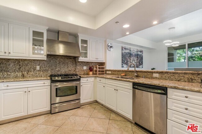 Building Photo - 13031 Villosa Pl