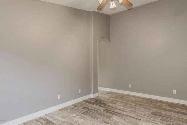 Building Photo - 4528 E Mossman Rd
