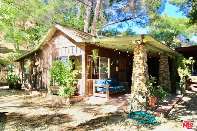 Building Photo - 20200 Paradise Ln