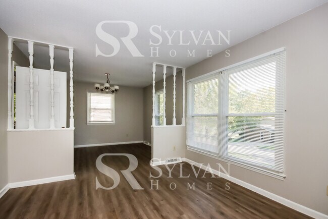 Building Photo - Welcome home to this stunning 3 bedroom, 2 bathroom brick home