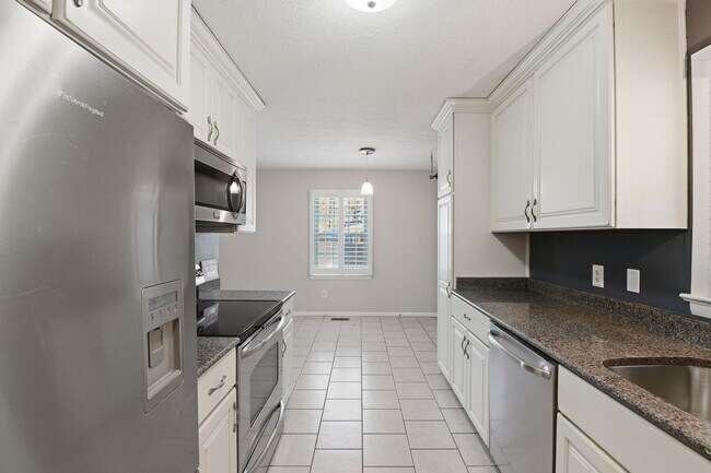 Building Photo - 3 Bedroom 1.5 bath home in hampton