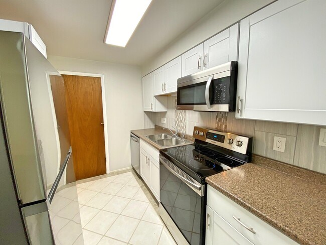Building Photo - 4830 Field Ct