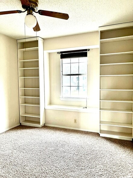 Building Photo - 2904 wren circle