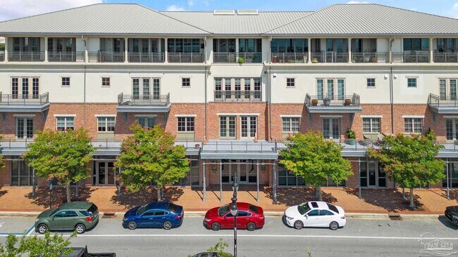 Building Photo - 850 S Palafox St